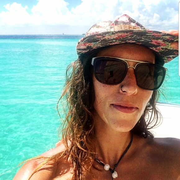 Meet your Posher, Devin - Picture 4 of 7